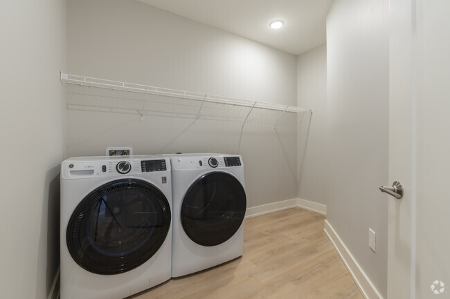 3BR, 2BA - 1,389SF - Laundry