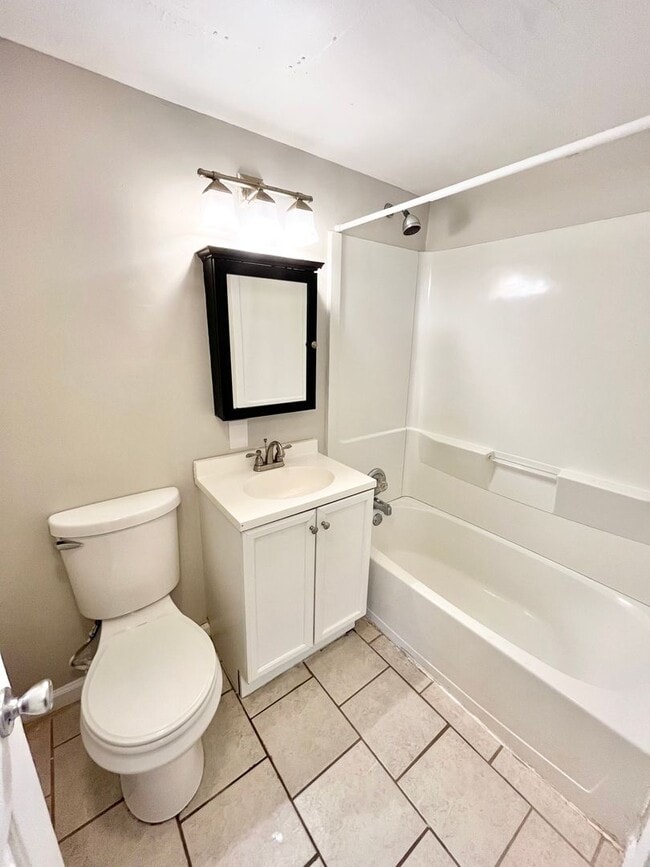 Photo - 2222 Zabel Dr Unit B