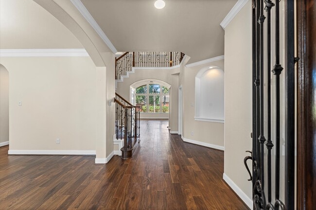 Photo - 7 N Beech Springs Cir