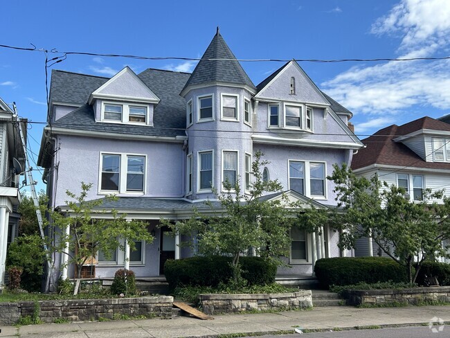 Building Photo - 225 S Main Ave Unit 3 Rental