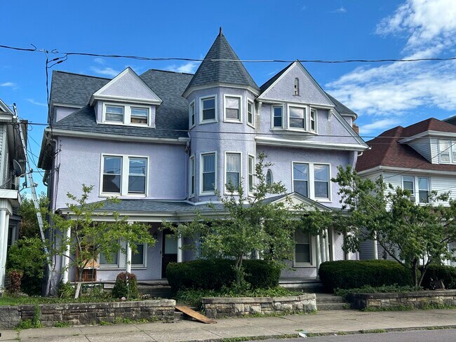 Main Pic - 225 S Main Ave Apartments Unit 3