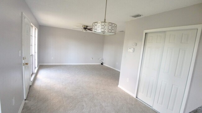 Photo - Beautiful 2/1 w Garage Condo x Rent close ... Unidad 1