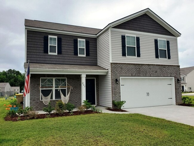 **Available mid January** 4 Bedroom with B... - **Available mid January** 4 Bedroom with B... House