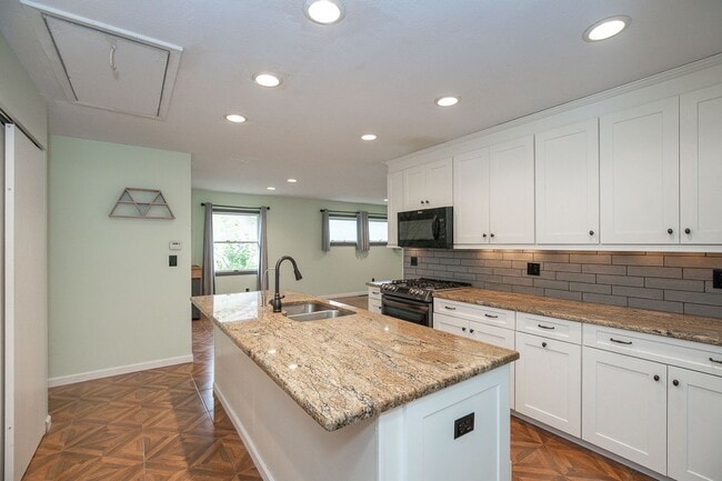 Photo - 763 Bridle Ln