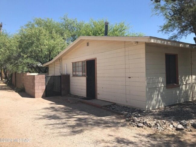 720 N Irving Cir
