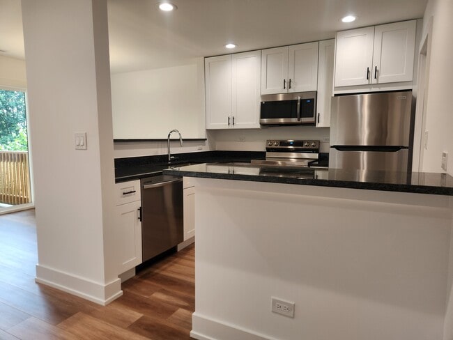 Photo - 915 S Ct of Shorewood Unit 5