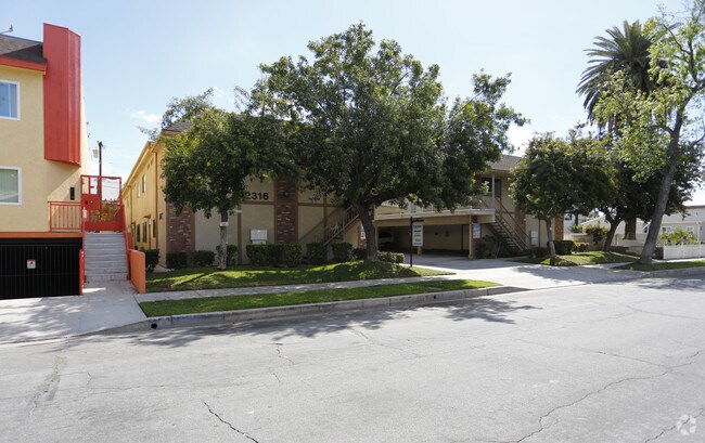 2314/2316 N. Catalina St.