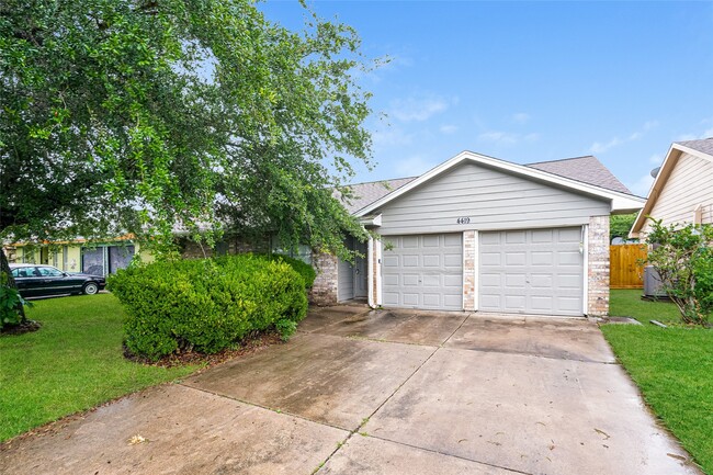 Building Photo - 4419 Curly Oaks Dr
