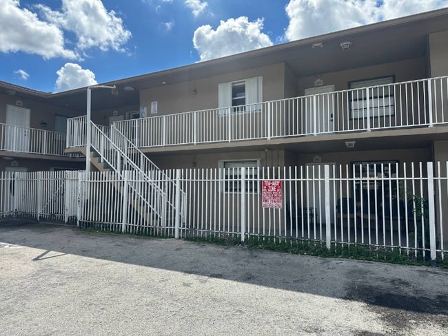 Photo - 2550 W 60th St