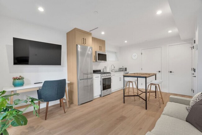 Photo - 3008 Manitoba St Unit ID1051773P