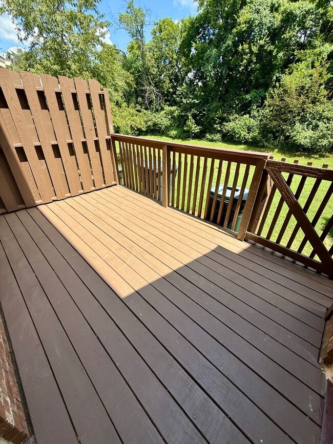 Building Photo - Awesome 2 Bed 1.5 Bath Condo in Hermitage ...