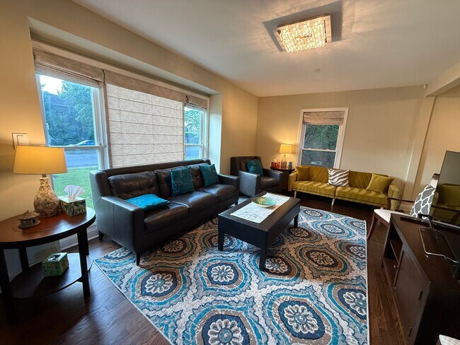 Photo - Beautiful Furnished 3BR/2BA Home in Prime Lincolnwood Location – Top-Rated Schools