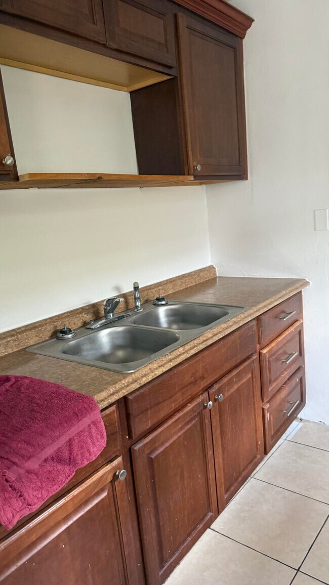 Photo - 212 NW 8th Ave