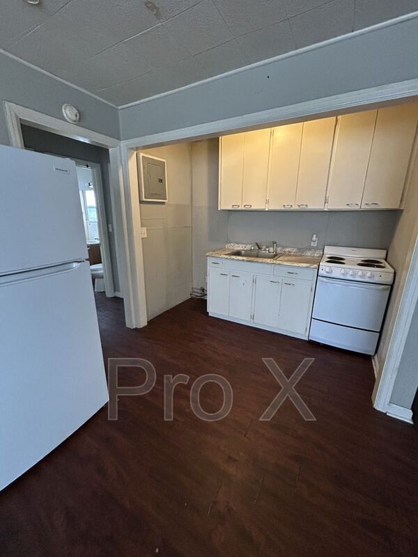 Photo - 126 E 13th St Unit Apt. 7