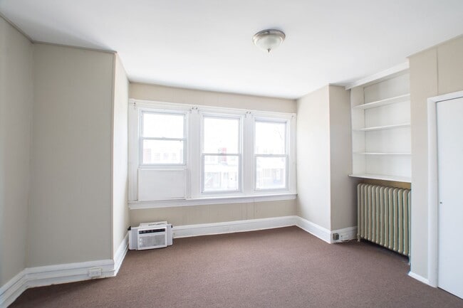 Photo - LaSalle Home with Three Bedrooms and Den
