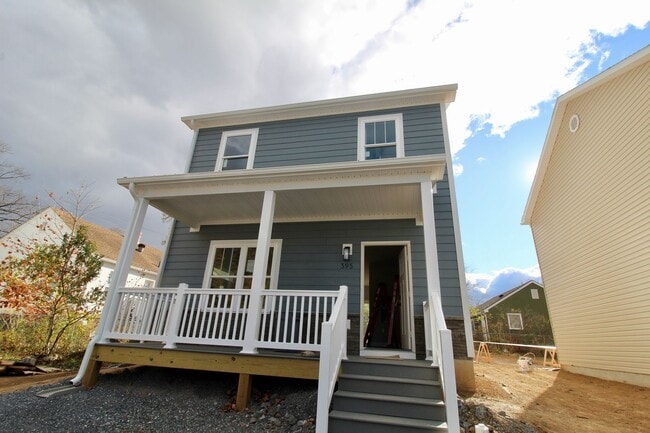 Building Photo - Brand New 3 Bedroom, 2.5 Bath Home – Walking Distance to Downtown Harrisonburg