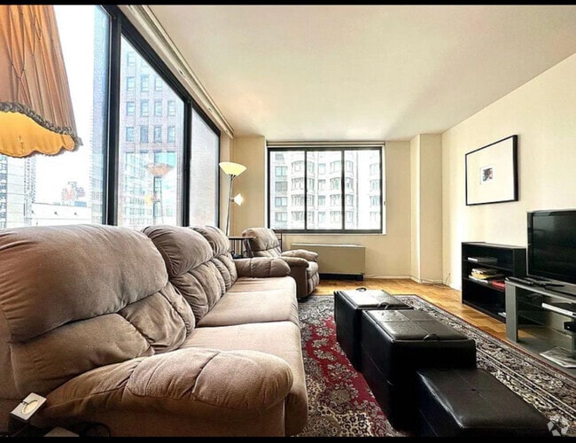 Building Photo - 62 W 62nd St Unit 11A Rental