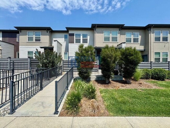 Building Photo - 16015 E Bolling Dr Rental