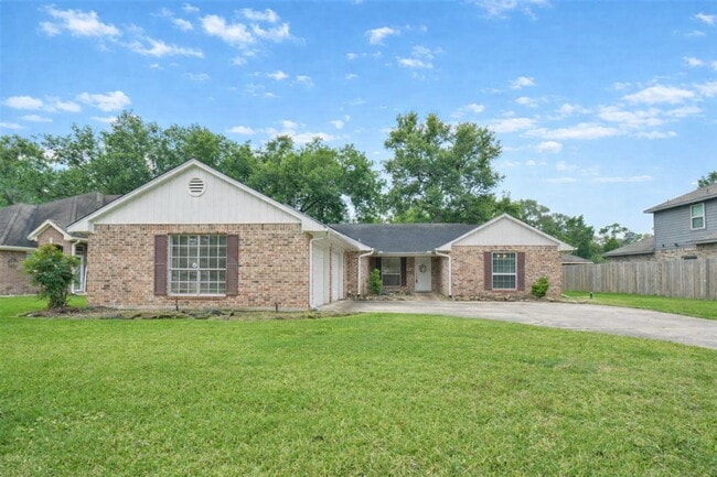 Building Photo - 419 S Starboard St