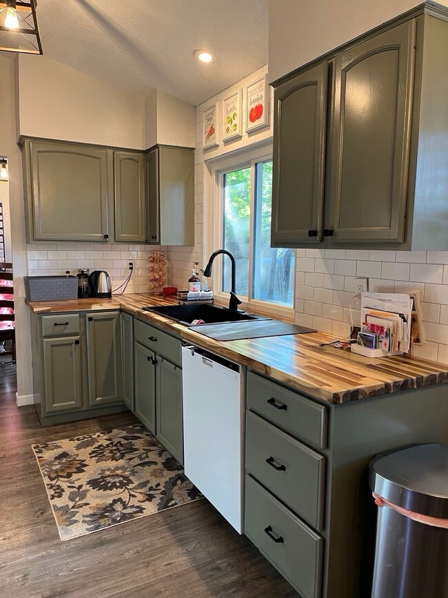 Photo - 4999 Horseshoe Bend St