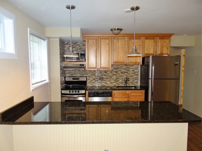 Building Photo - 826 20th St S Unit 1