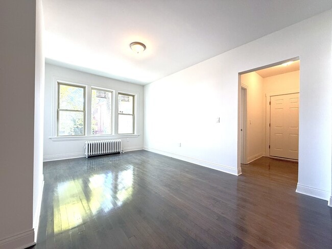 Photo - 2905 N Bartlett Ave