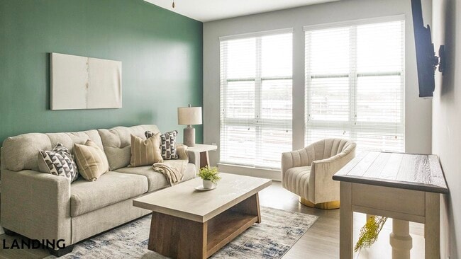Photo - 2120 N Brevard St Unidad 403