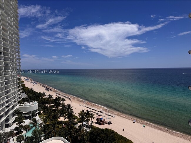 Building Photo - 10275 Collins Ave Unit 808