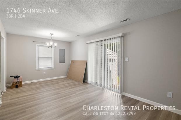 Photo - 1746 Skinner Ave