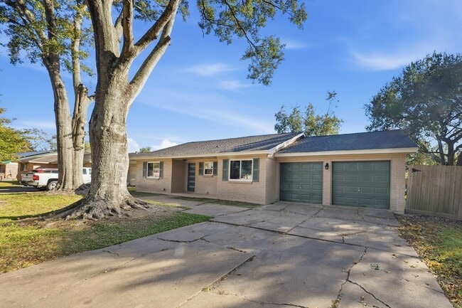 Building Photo - 5002 Cedar Creek Dr