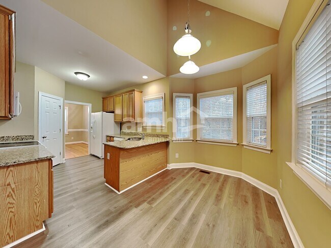 Photo - 146 Lily Xing