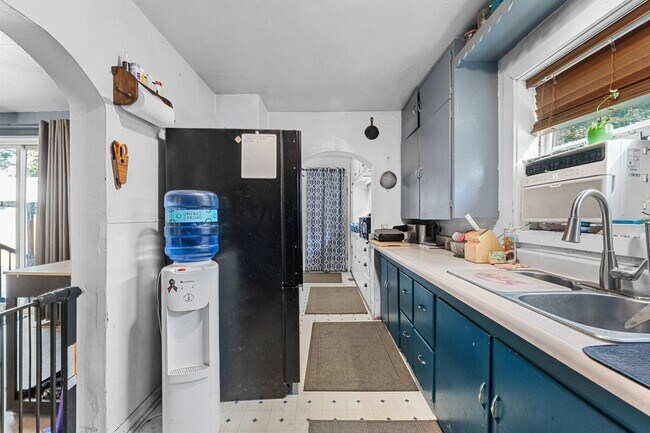 Photo - 206 W Jenkins Ave