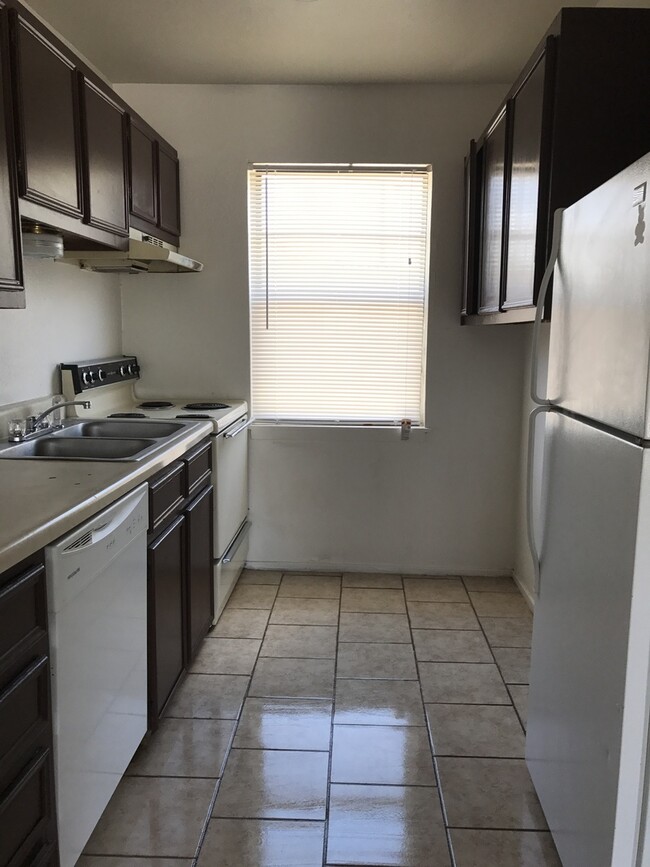 Photo - Very Nice 2 Bedoom Apartment at Mirabella ... Unit I