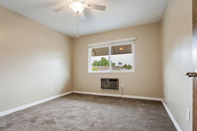 Photo - Upland Manor