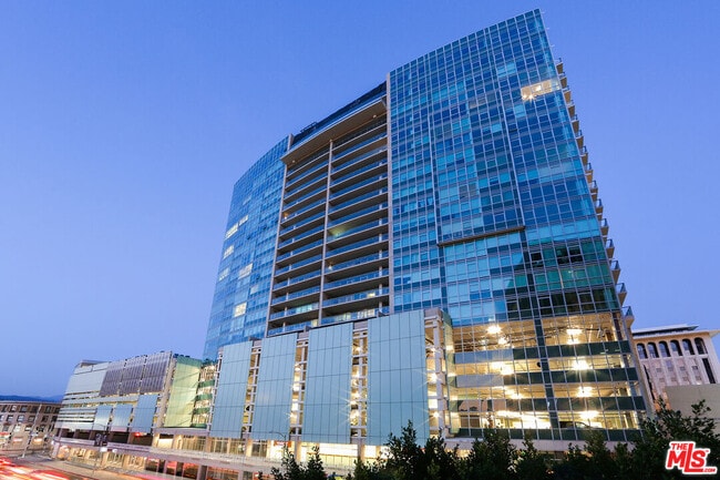 Photo - 3785 Wilshire Blvd Unidad 1708