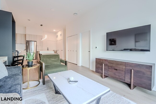 Photo - 2623 Keene St Unidad 570