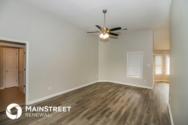 Photo - 1983 Chimneyrock Blvd E