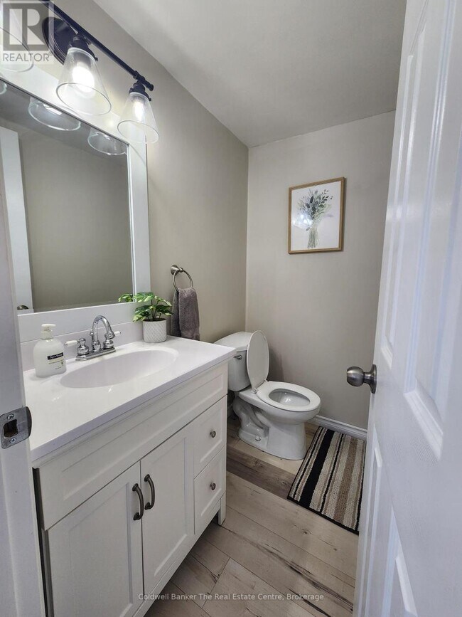 Photo - 460 Wellington St