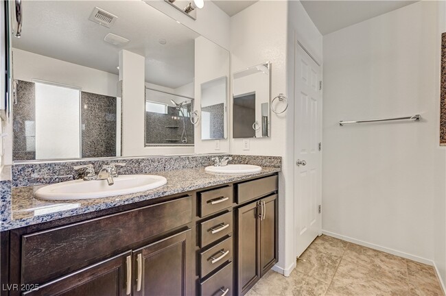 Photo - 1050 Spotted Saddle St