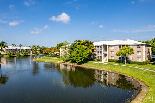 Photo - Promenade at Reflection Lakes