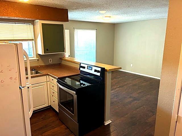 Photo - 210 N Vandeveer St