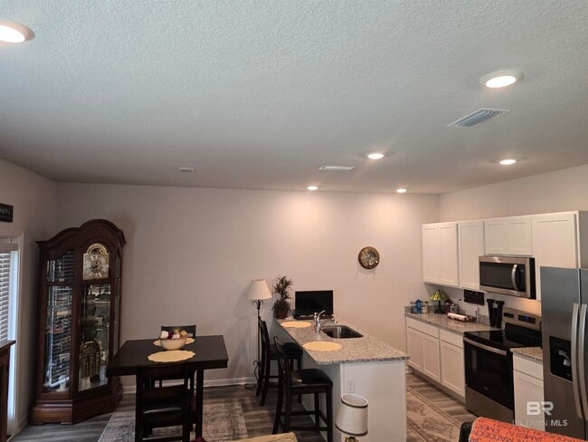 Photo - 21937 Aleutian Ave