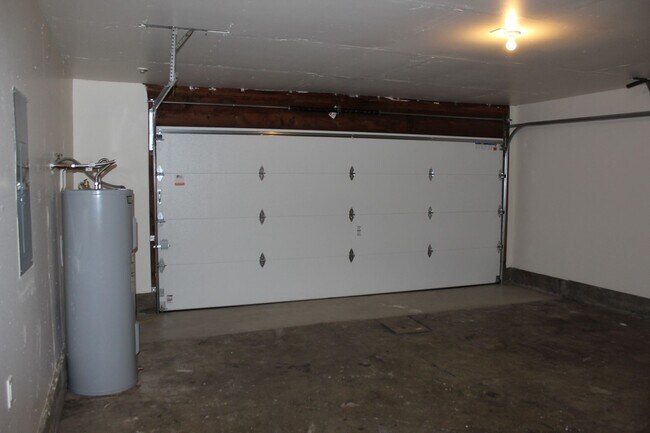 Photo - 232 NE Palomar Ct