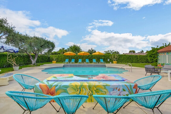 Building Photo - 2230 Tamarisk Rd