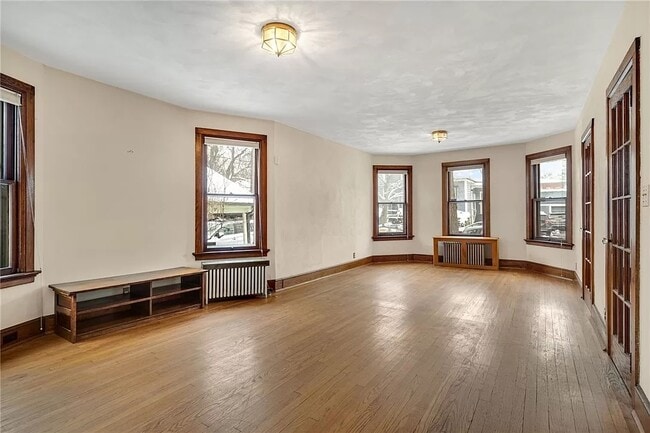 Building Photo - 208 Farm St