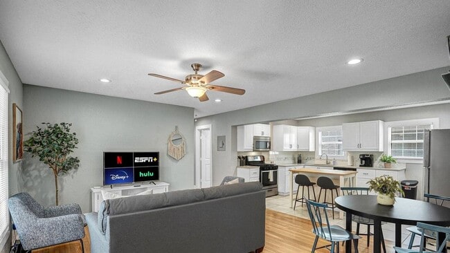 Photo - Charming 2-bedroom, 1-bathroom apartment! Unit E