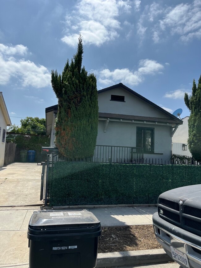 Photo - 1680 S Longwood Ave Casa