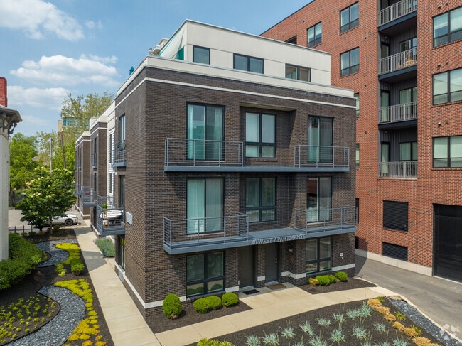 Building Photo - 40 West