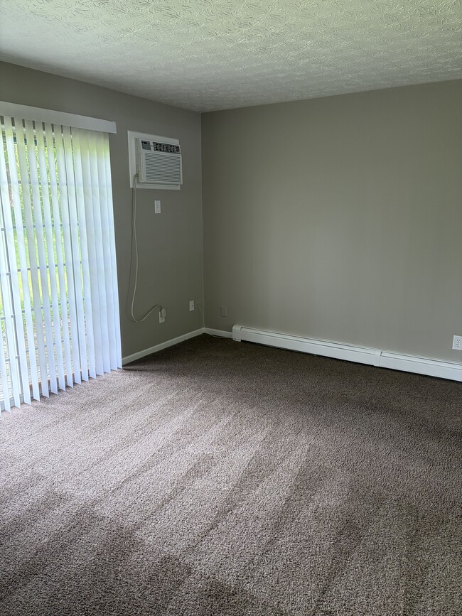 Photo - Green Acres - 4943-4959 Unit 4959-B