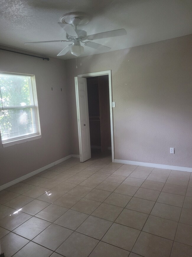 Photo - 409 Armour Ave